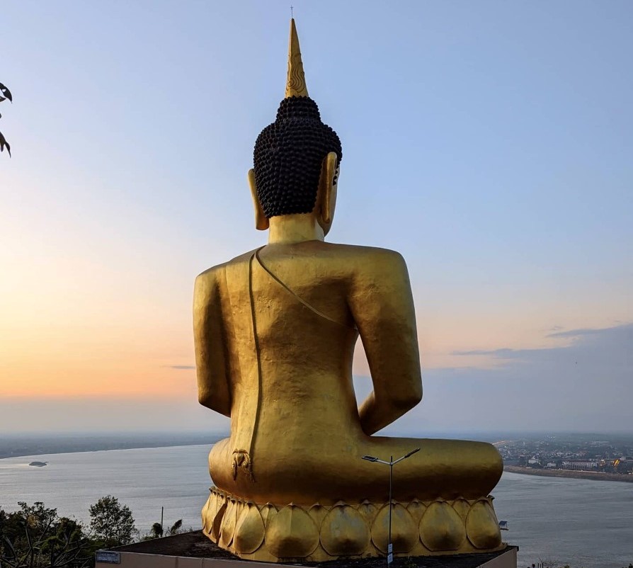 Paksé et son golden Bouddha