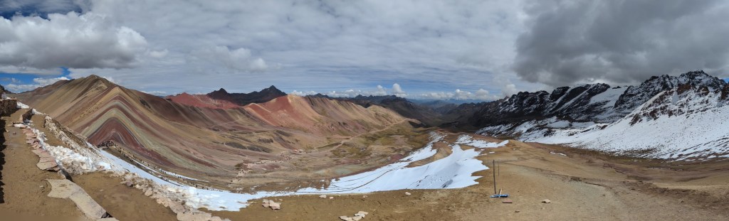 Rainbow mountain & Red Valley